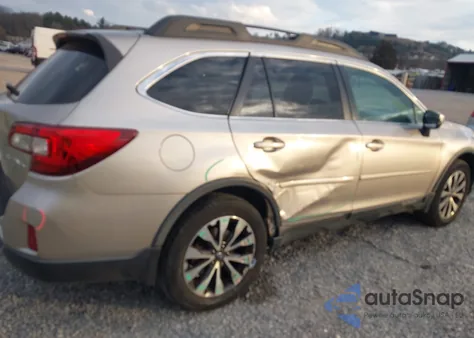 2015 Subaru Outback 3.6R Limited z USA, uszkodzony, nr VIN 4S4BSENC6F3272445